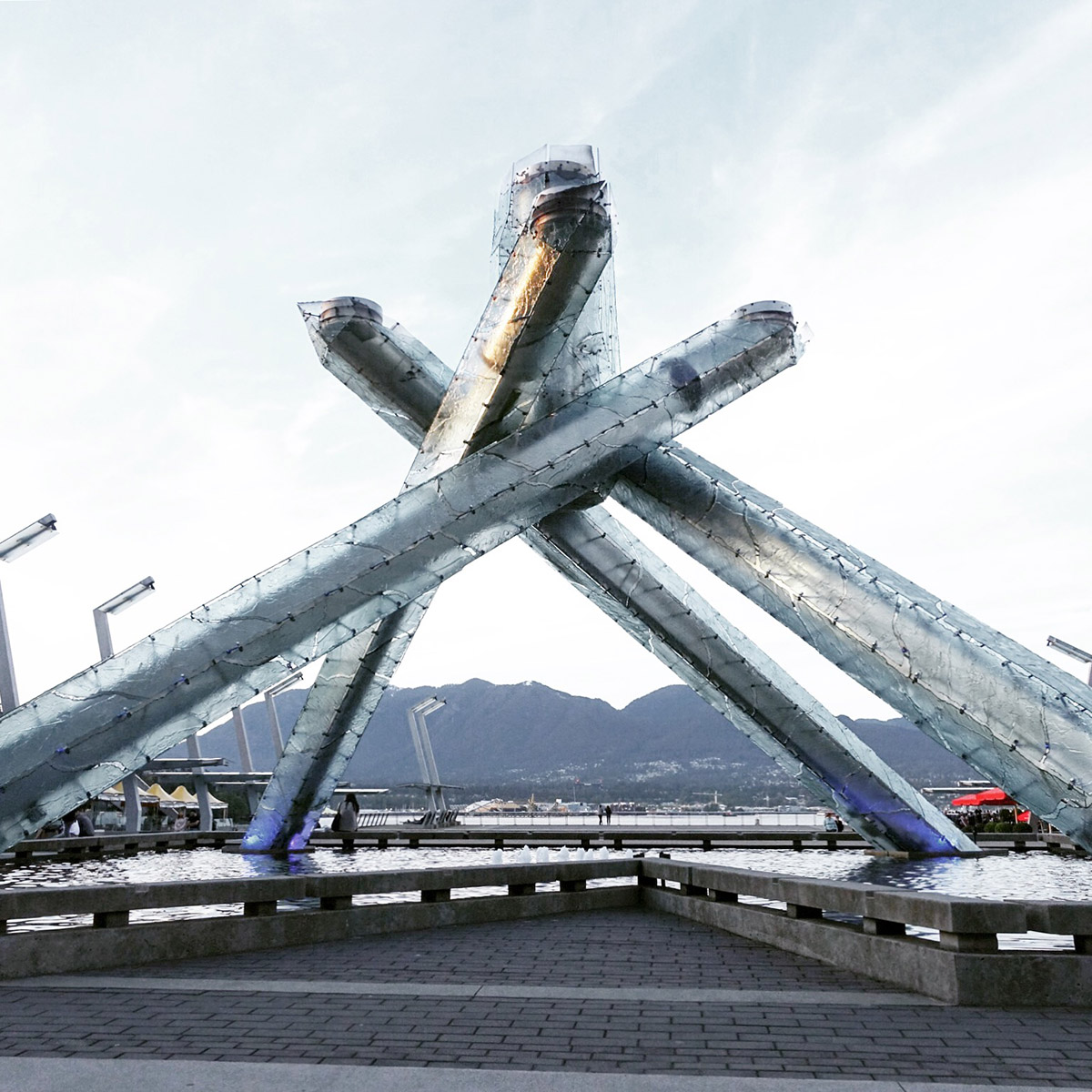 vancouver-2010-olympic-cauldron