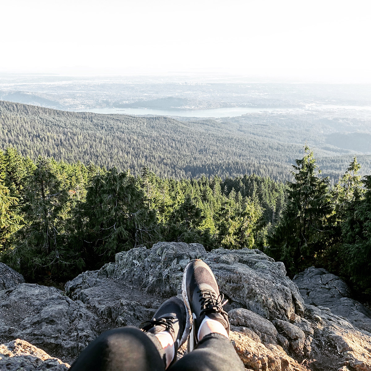 vancouver-hiking-dog-mountain-view