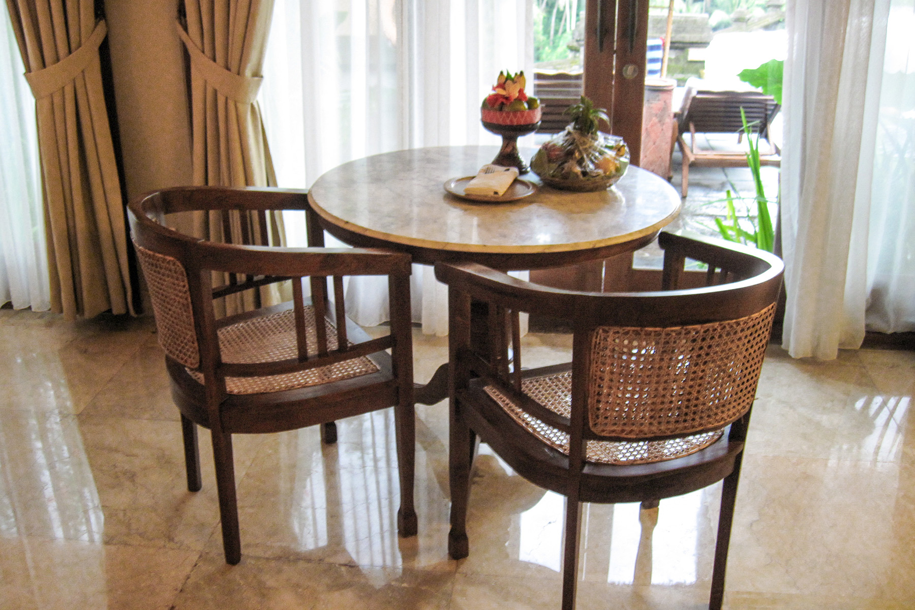 kamandalu-ubud-resort-in-suite-dining