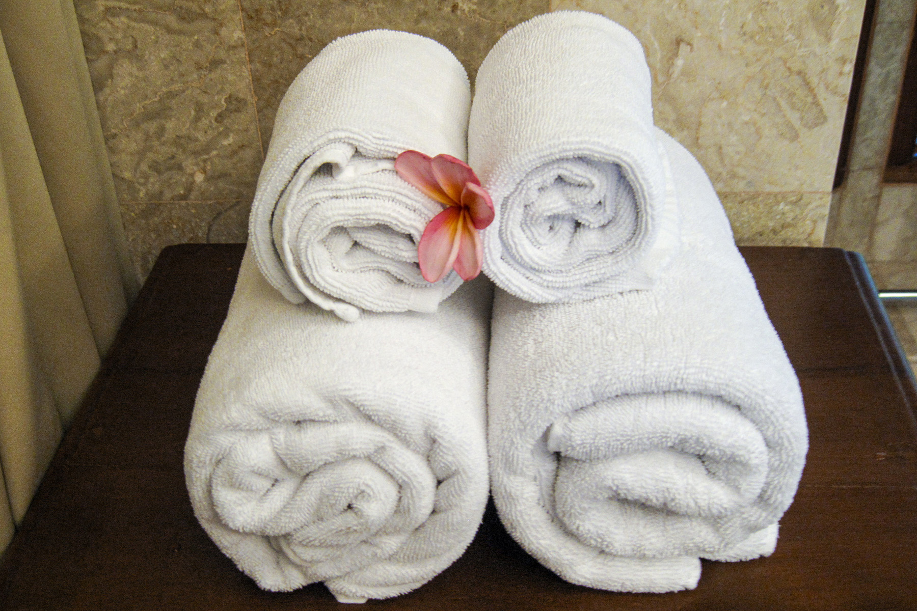 kamandalu-ubud-resort-towels